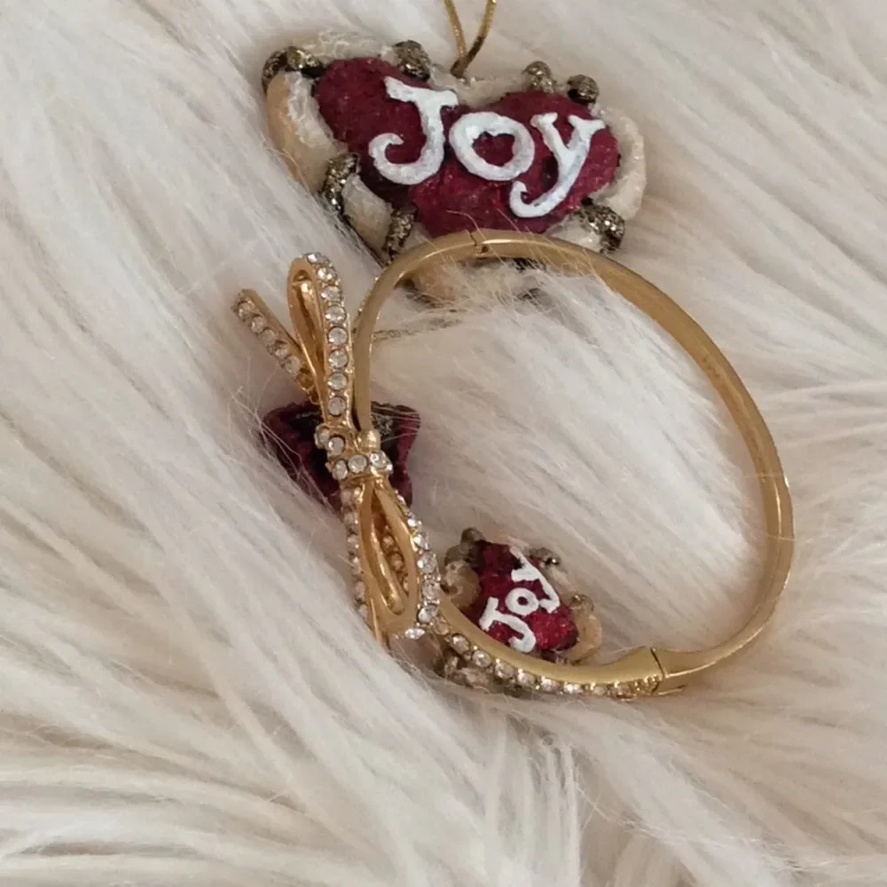💞KATE SPADE New York 💞bow hinged bungle